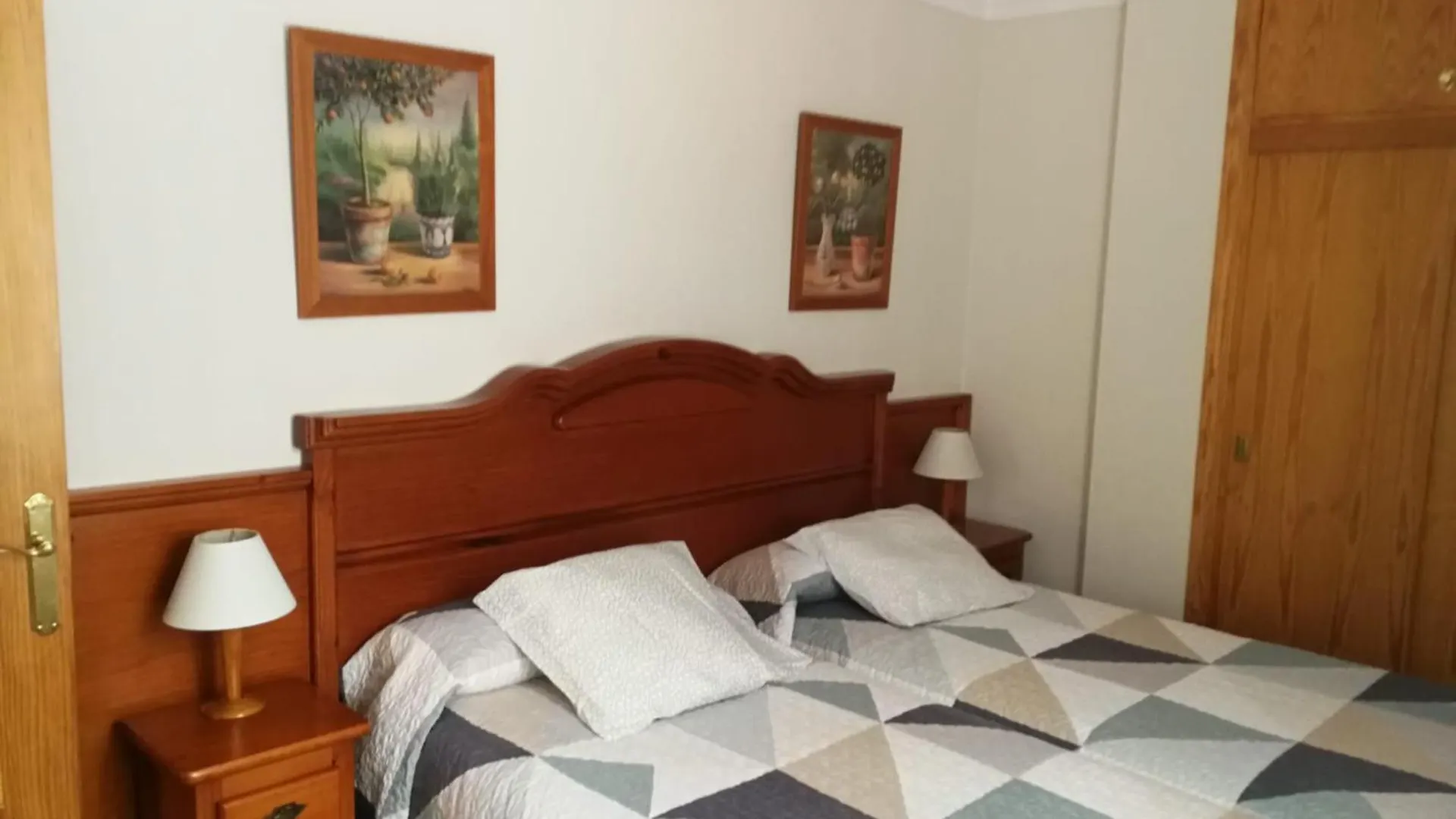 Edificio Maria Pina La Carihuela Calle Los Perros Torremolinos Apartman