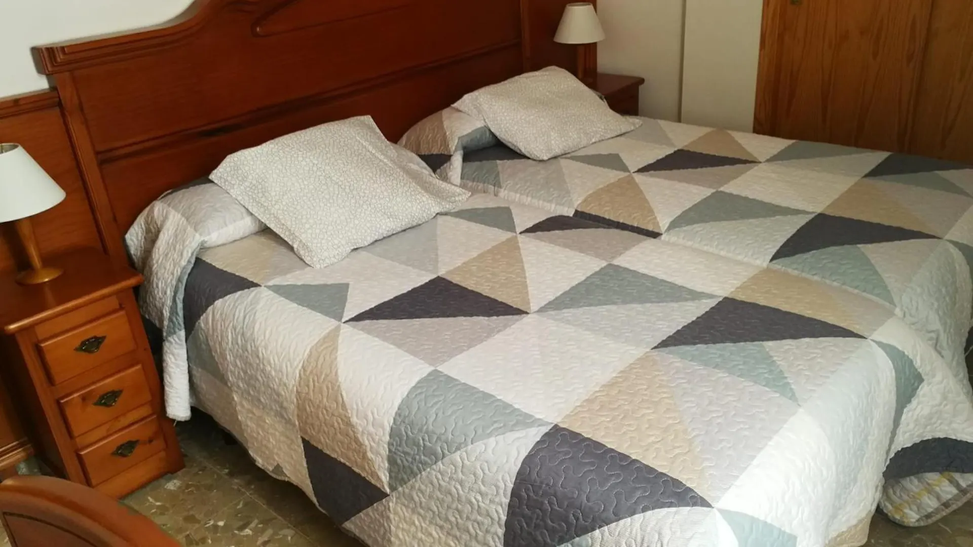 Edificio Maria Pina La Carihuela Calle Los Perros Torremolinos Apartman
