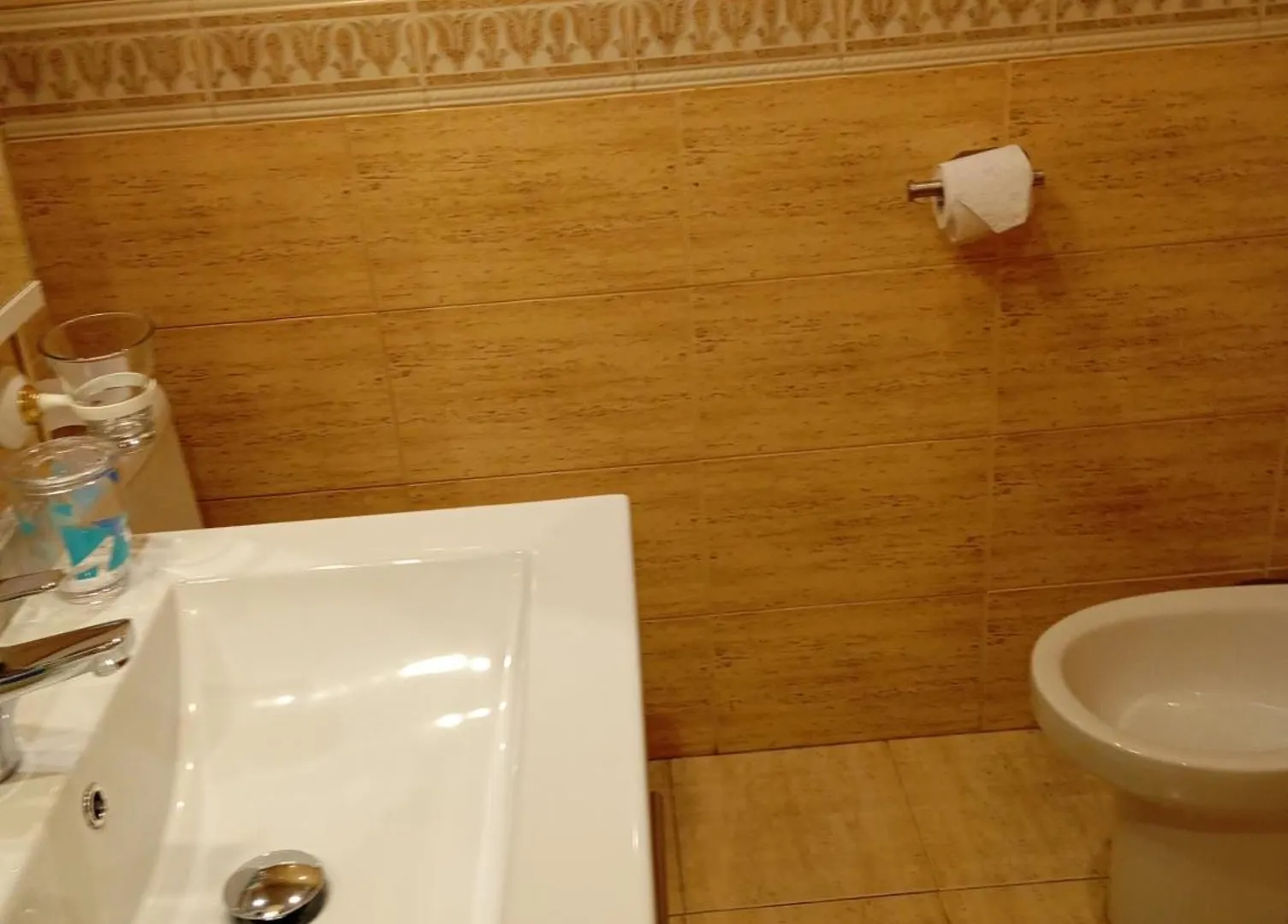 Edificio Maria Pina La Carihuela Calle Los Perros Torremolinos Apartman